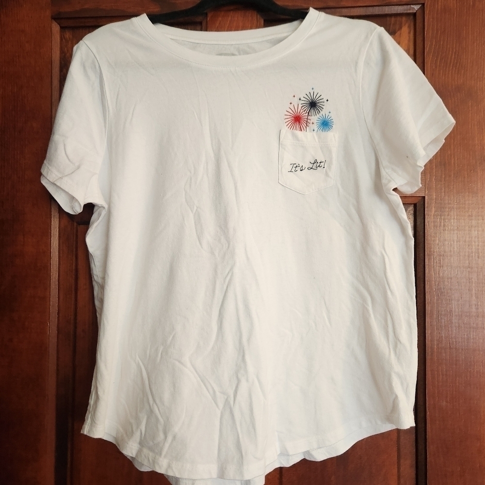 Old Navy EveryWear Tee - It's Lit! Fireworks July 4th Tee - White - Size Large